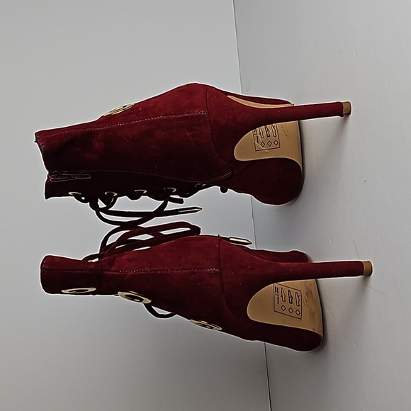 Shoe Republic LA (6) - Picture 4 of 7